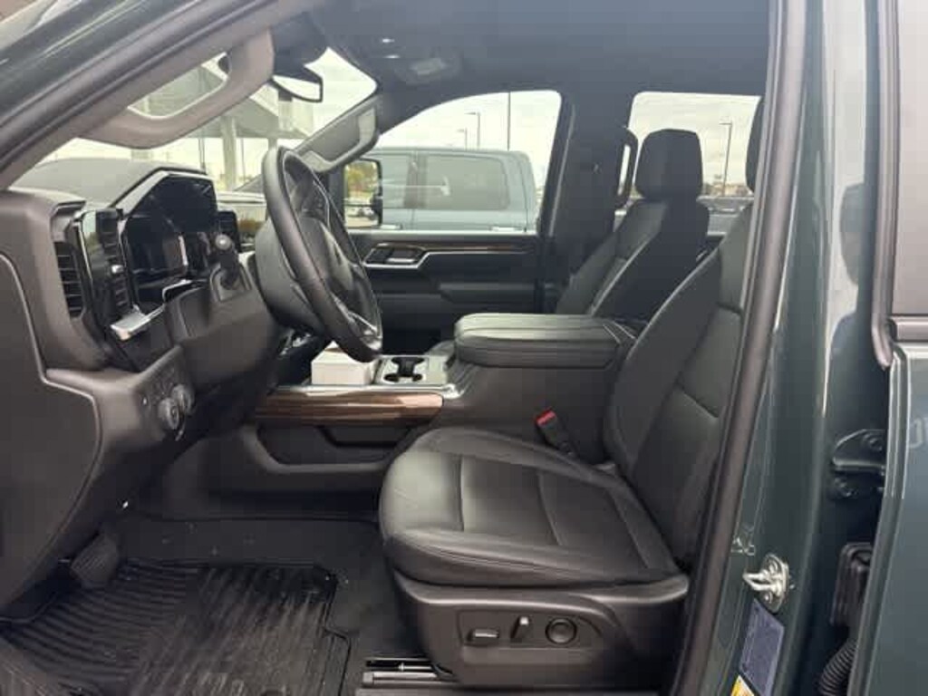 Used 2025 Chevrolet Silverado 2500HD LT Truck