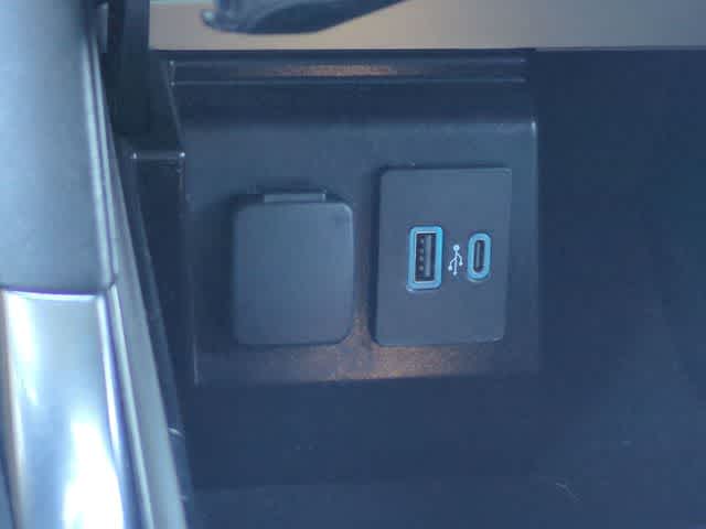 Thumbnail: 2023 Ford Explorer - 31