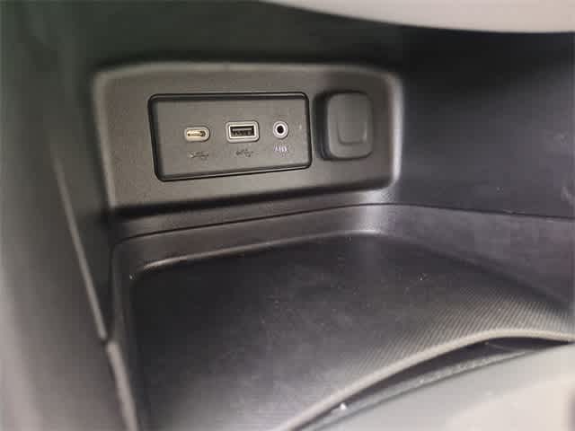 Thumbnail: 2020 Chevrolet Equinox - 32