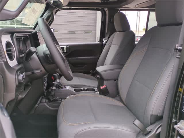 Thumbnail: 2025 Jeep Gladiator - 16