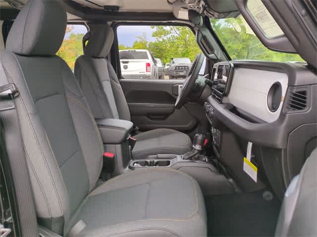 Thumbnail: 2025 Jeep Gladiator - 21