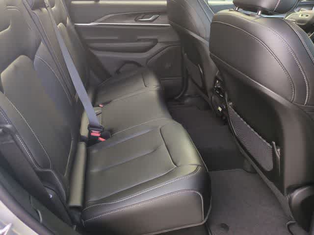 Thumbnail: 2025 Jeep Grand Cherokee - 22