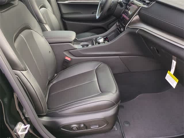 Thumbnail: 2025 Jeep Grand Cherokee L - 24