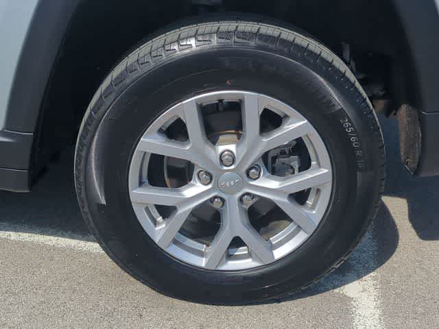 Thumbnail: 2022 Jeep Grand Cherokee - 14