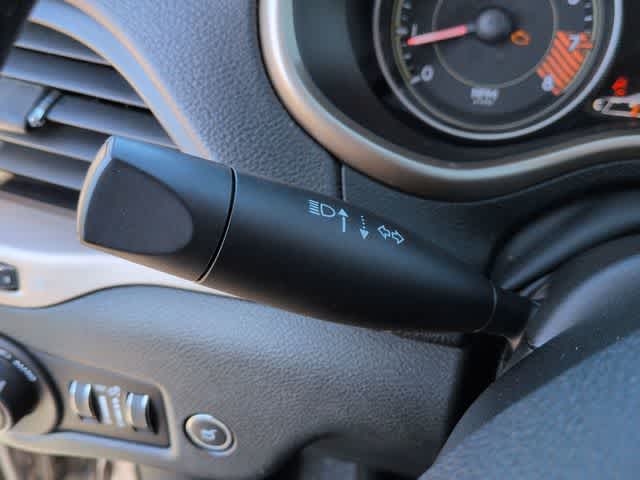 Thumbnail: 2014 Jeep Cherokee - 27