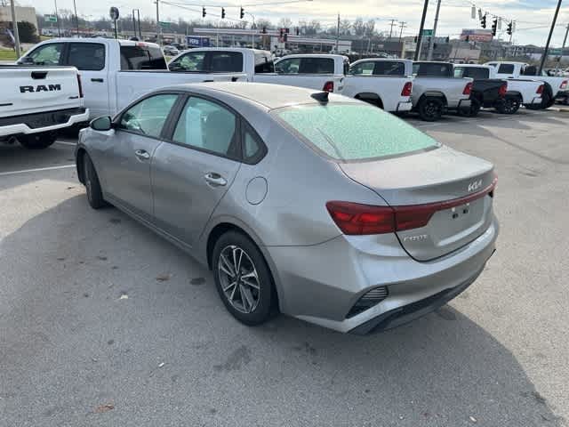 Thumbnail: 2023 Kia Forte - 15