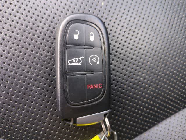 Thumbnail: 2019 Jeep Cherokee - 33