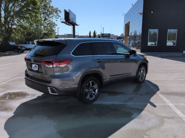 Thumbnail: 2017 Toyota Highlander - 8
