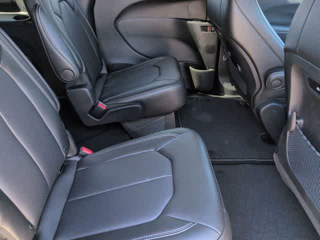 Thumbnail: 2027 Chrysler Pacifica - 20