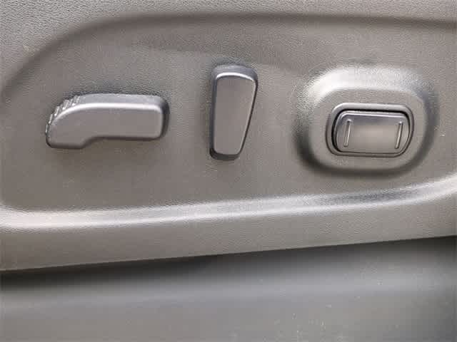 Thumbnail: 2017 Nissan Titan - 18