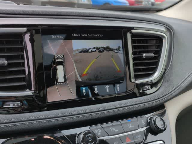 Thumbnail: 2020 Chrysler Pacifica - 30