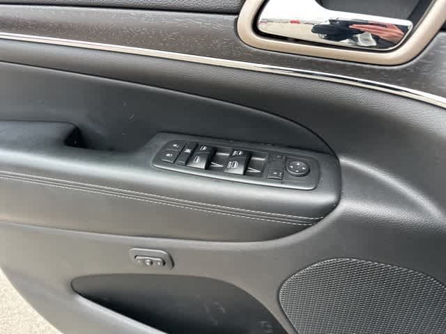 Thumbnail: 2017 Jeep Grand Cherokee - 15