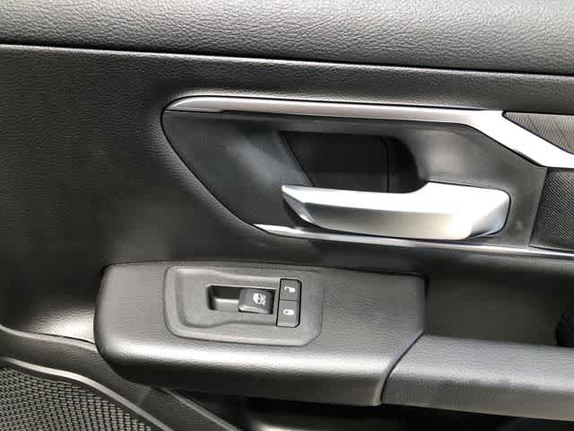 Thumbnail: 2026 RAM 1500 - 33