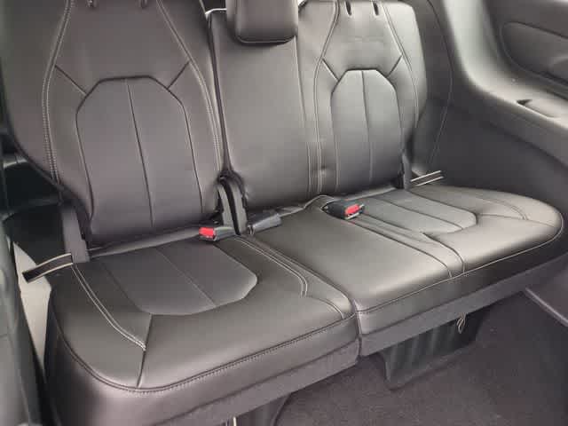 Thumbnail: 2026 Chrysler Pacifica - 37