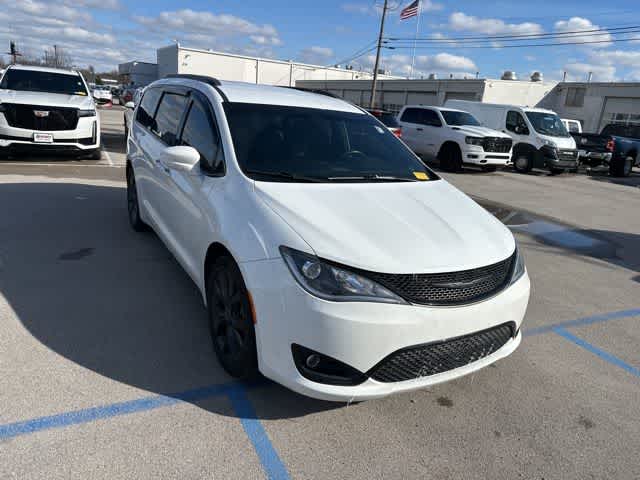 Thumbnail: 2018 Chrysler Pacifica - 22