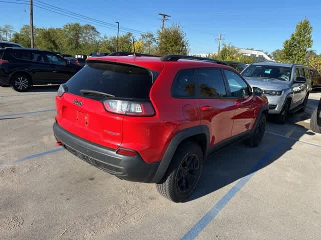 Thumbnail: 2019 Jeep Cherokee - 18