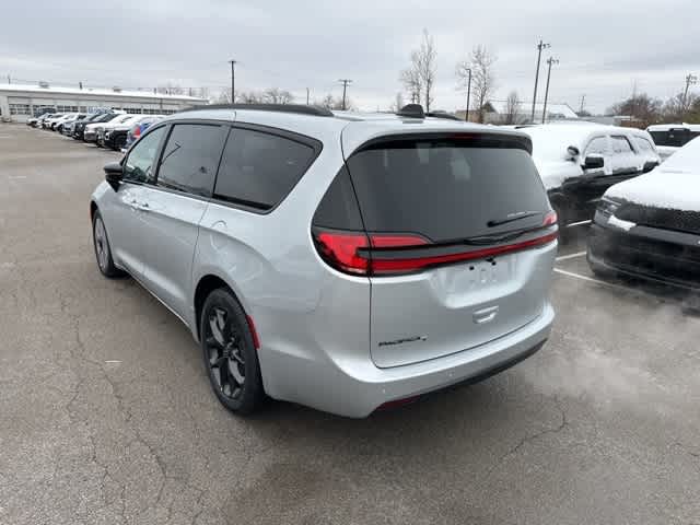 Thumbnail: 2026 Chrysler Pacifica - 18