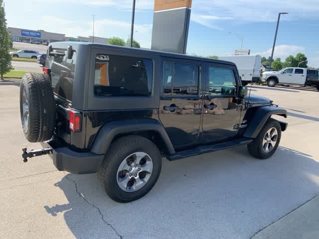 Thumbnail: 2017 Jeep Wrangler - 21