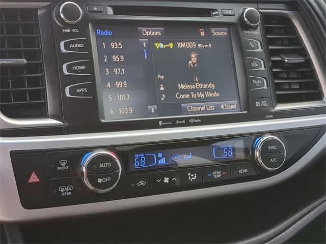 Thumbnail: 2019 Toyota Highlander - 32