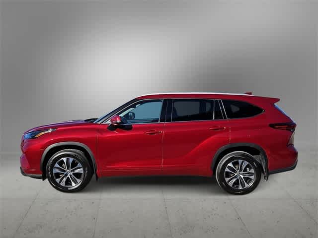 Thumbnail: 2022 Toyota Highlander - 5