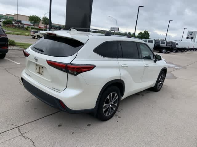 Thumbnail: 2021 Toyota Highlander - 26