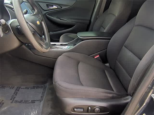 Thumbnail: 2019 Chevrolet Malibu - 16