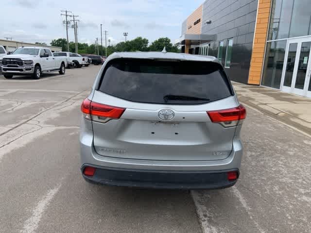 Thumbnail: 2019 Toyota Highlander - 16