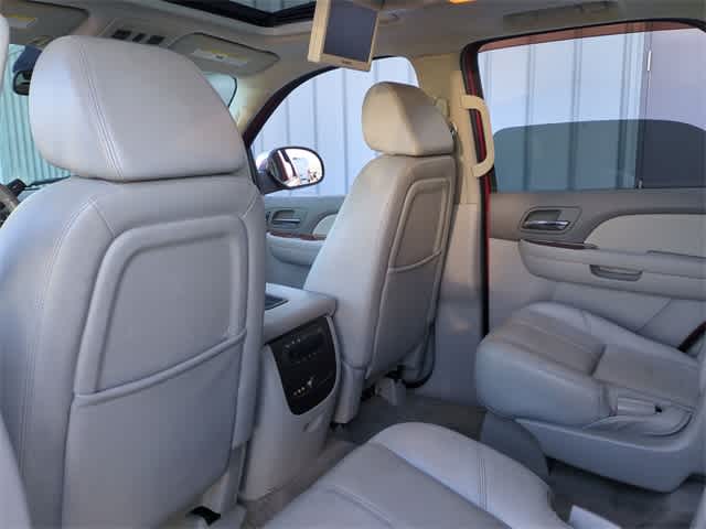 Thumbnail: 2008 Chevrolet Tahoe - 19