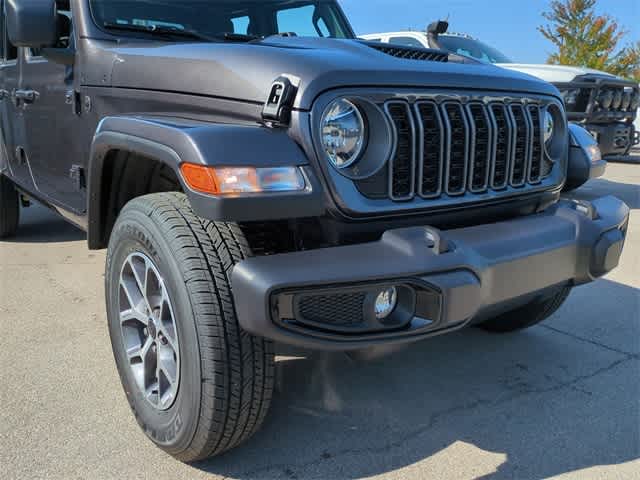 Thumbnail: 2025 Jeep Gladiator - 11