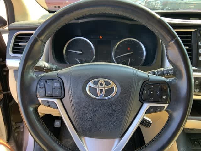 Thumbnail: 2017 Toyota Highlander - 11