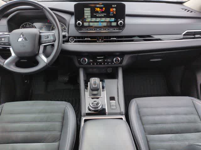 Thumbnail: 2022 Mitsubishi Outlander - 15