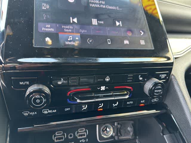 Thumbnail: 2023 Jeep Grand Cherokee - 10