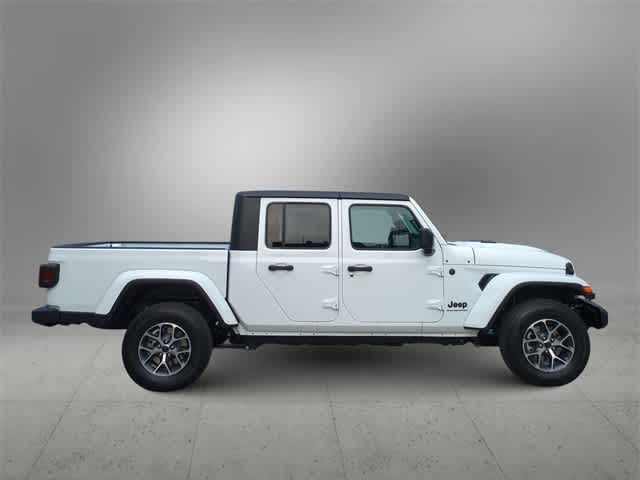 Thumbnail: 2025 Jeep Gladiator - 9