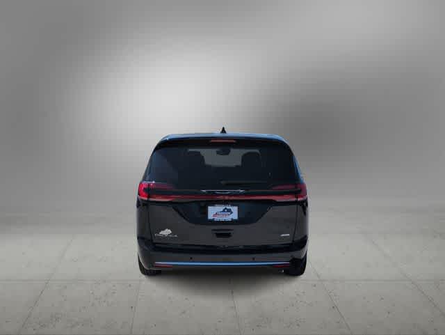 Thumbnail: 2027 Chrysler Pacifica - 7