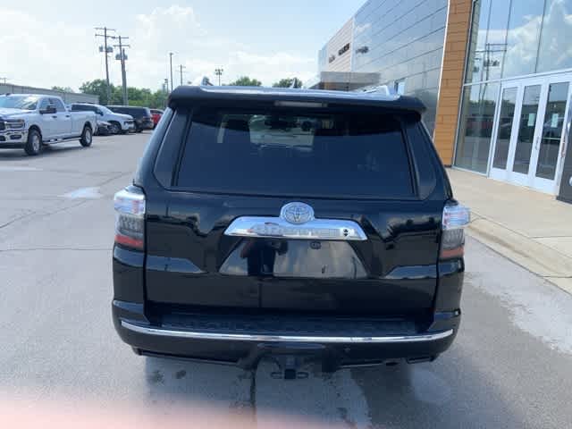 Thumbnail: 2016 Toyota 4Runner - 21