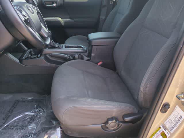 Thumbnail: 2017 Toyota Tacoma - 17