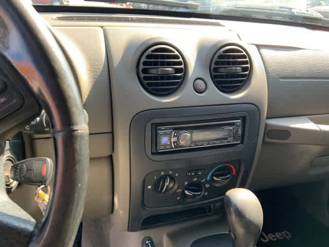 Thumbnail: 2005 Jeep Liberty - 5