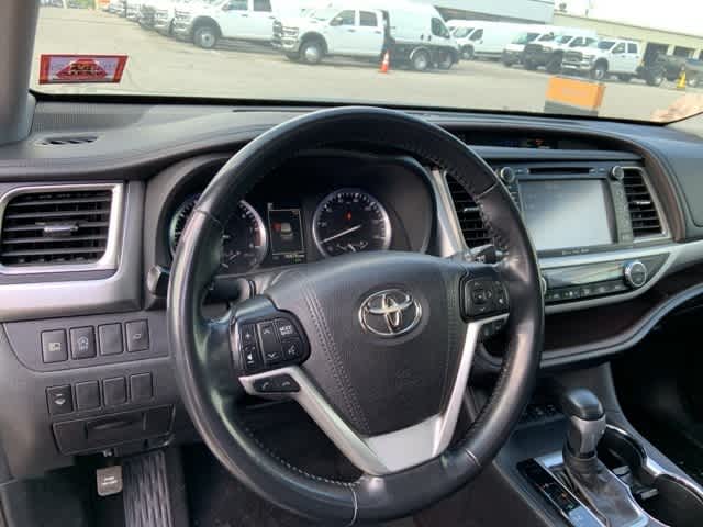 Thumbnail: 2018 Toyota Highlander - 6