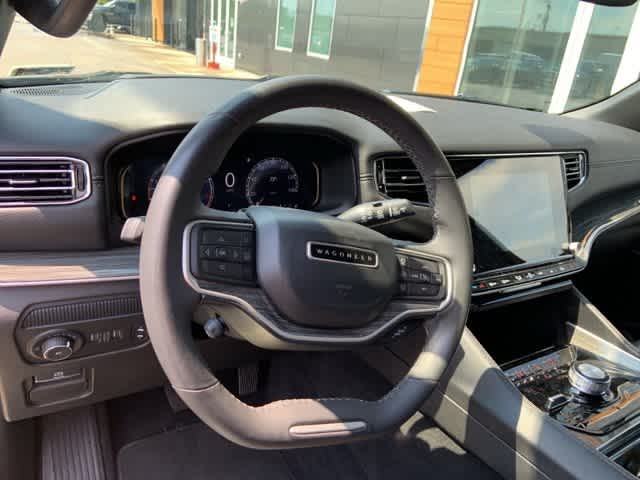 Thumbnail: 2022 Jeep Wagoneer - 4