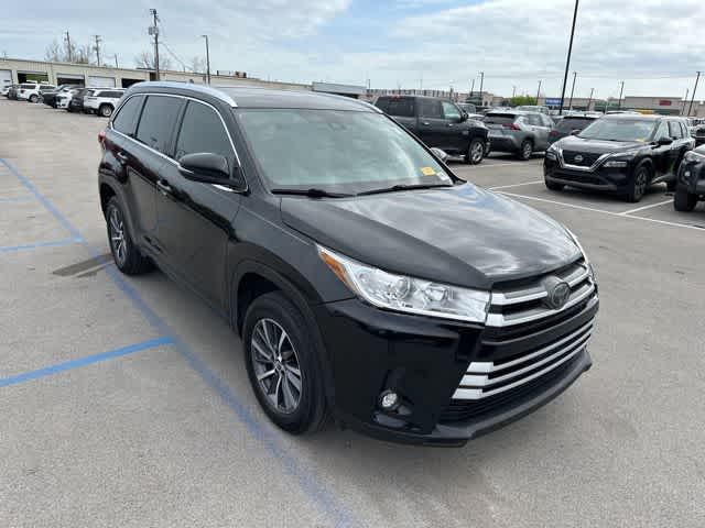 Thumbnail: 2018 Toyota Highlander - 23