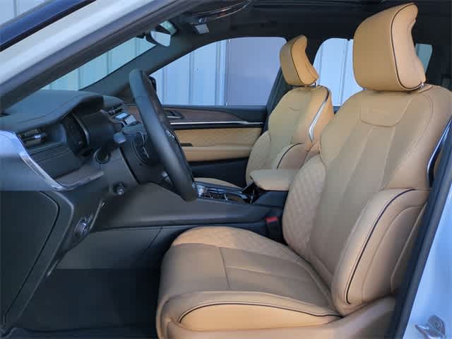 Thumbnail: 2025 Jeep Grand Cherokee - 17