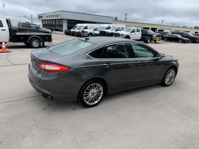 2015 Ford Fusion SE 24