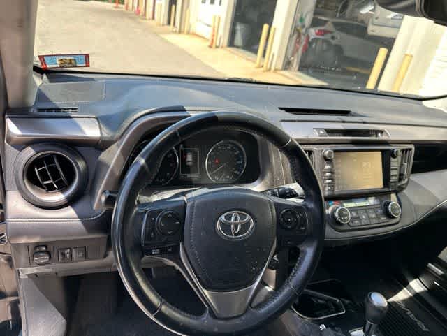 Thumbnail: 2018 Toyota RAV4 - 8
