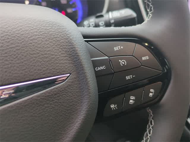 Thumbnail: 2026 Chrysler Pacifica - 25