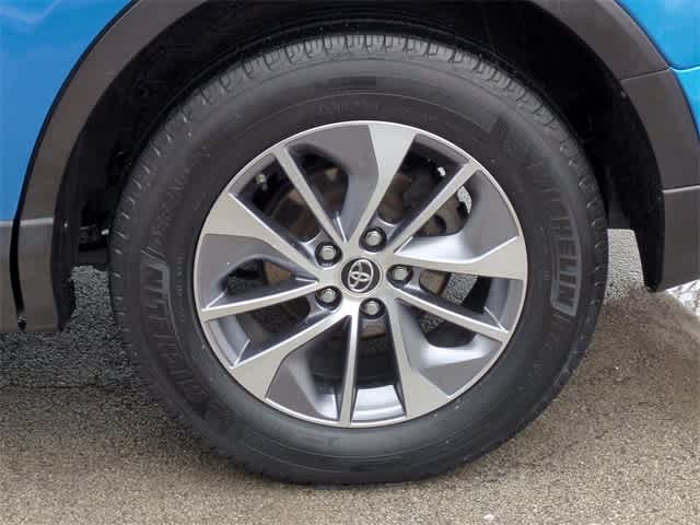 Thumbnail: 2016 Toyota RAV4 - 14