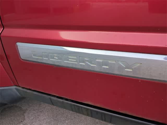 Thumbnail: 2010 Jeep Liberty - 12