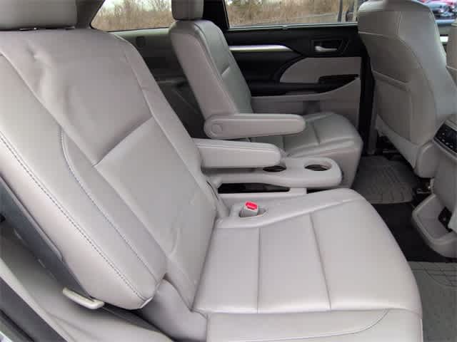 Thumbnail: 2014 Toyota Highlander - 22