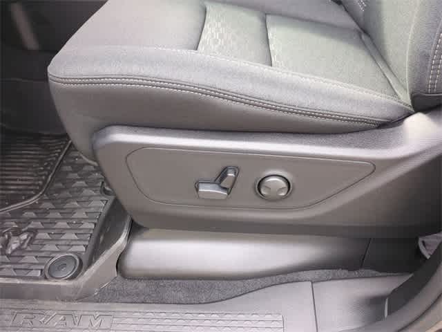 Thumbnail: 2026 RAM 1500 - 18