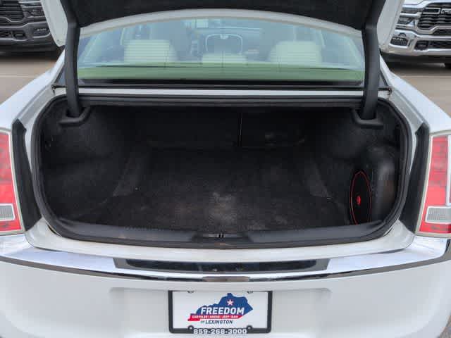 Thumbnail: 2013 Chrysler 300 - 34