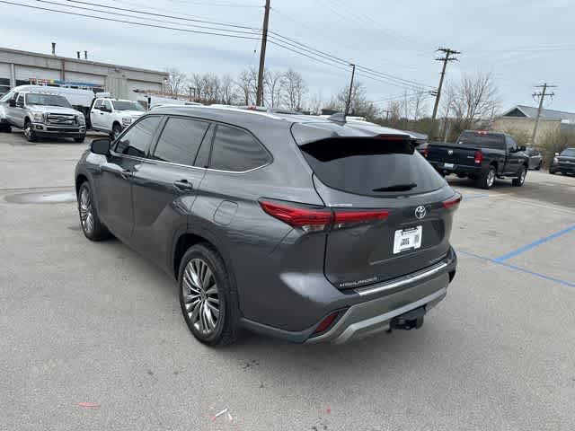 Thumbnail: 2021 Toyota Highlander - 16